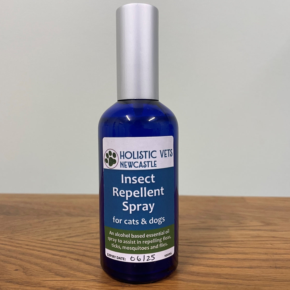 Holistic Vets Own Insect Repellent Spray for Cats and Dogs (100ml)